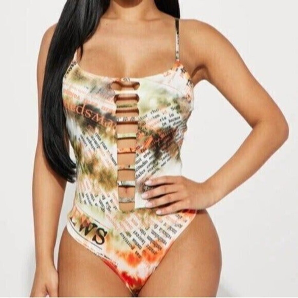Abstract Print Cut Out Detail Bodysuit Size M RefM023